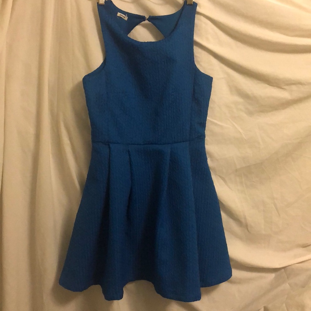 Short dress